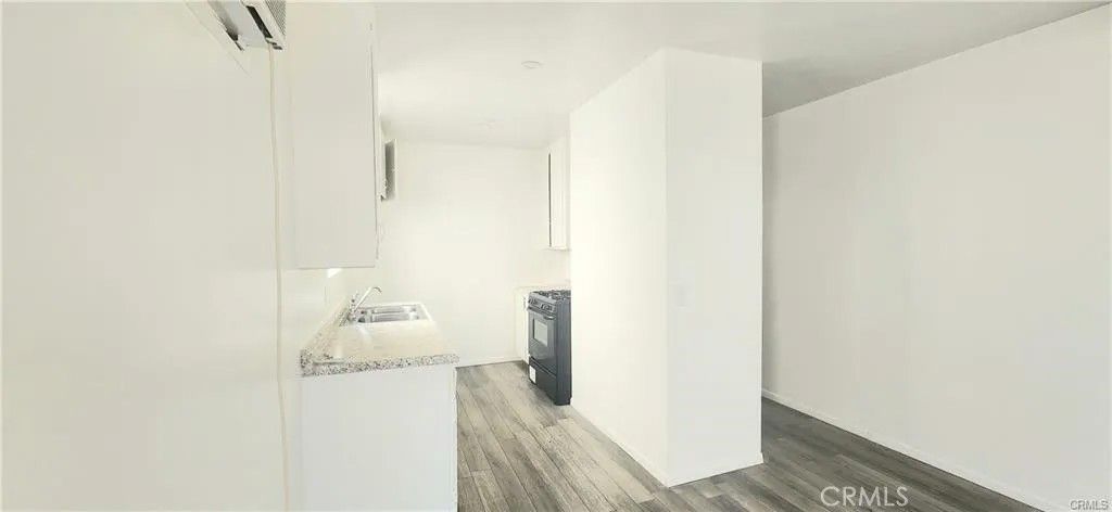 Photo of 2131 N Lincoln Street #B, Burbank, CA 91504 (MLS # SR25276134)