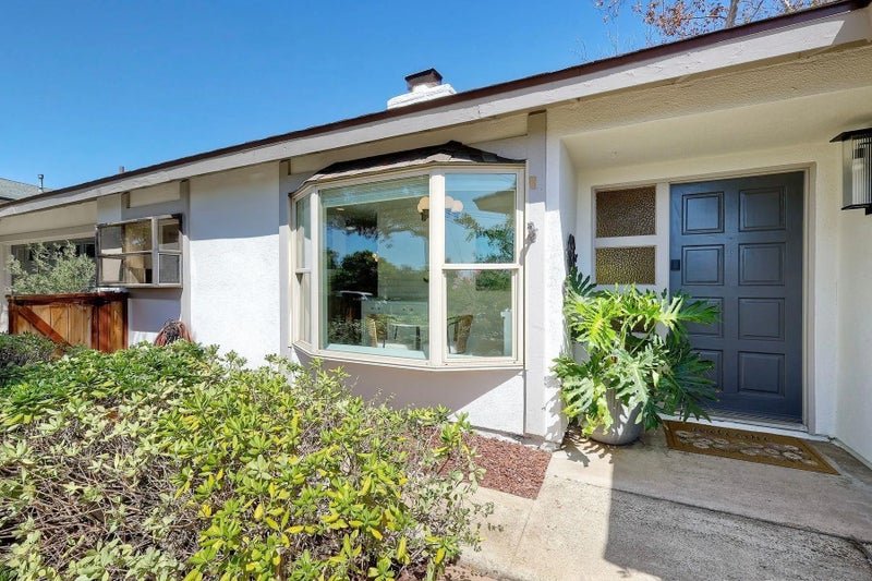 1591 Olive Hills