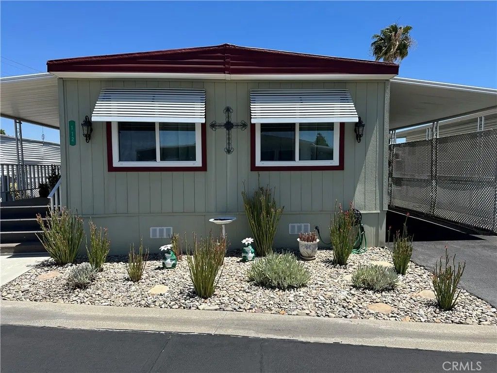 Photo of 260 N Lyon AVE #112, Hemet, CA 92543 (MLS # CV26105869)