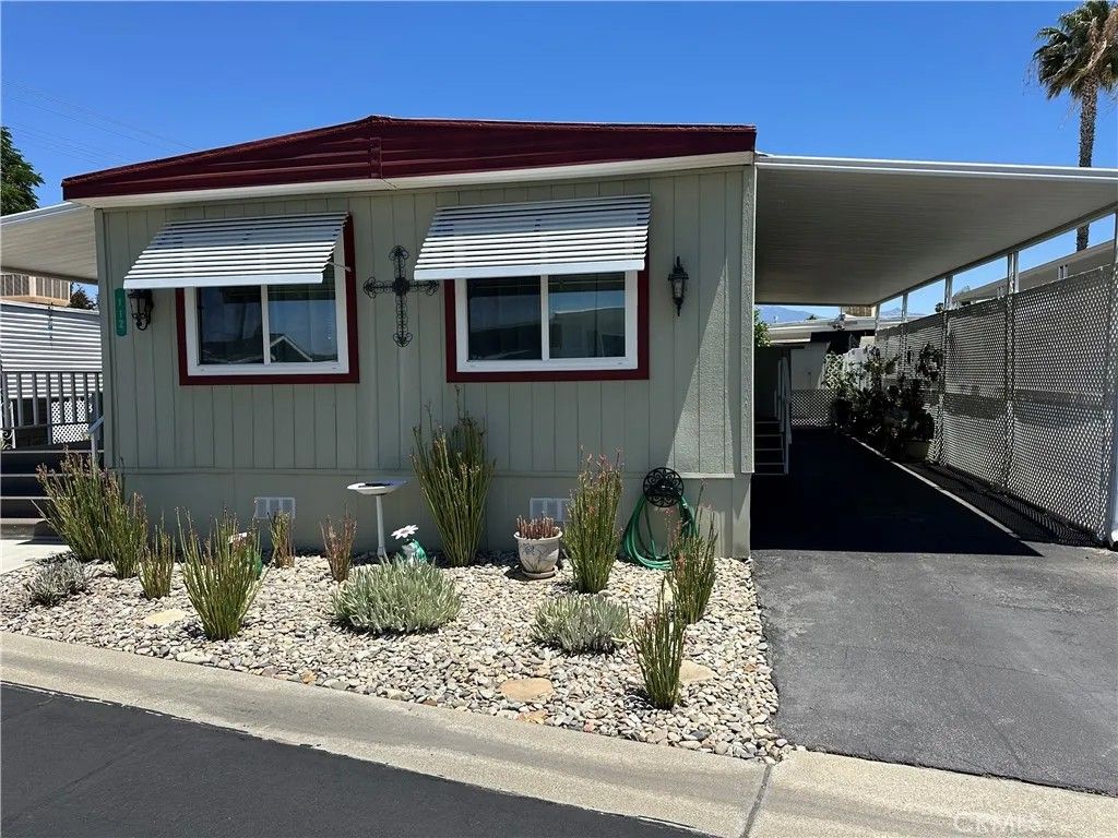 Photo of 260 N Lyon AVE #112, Hemet, CA 92543 (MLS # CV26105869)