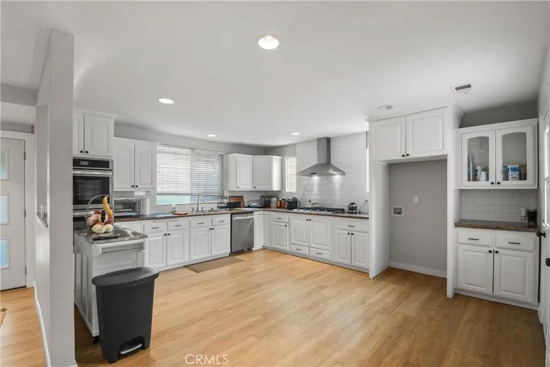 100 W Bort Street