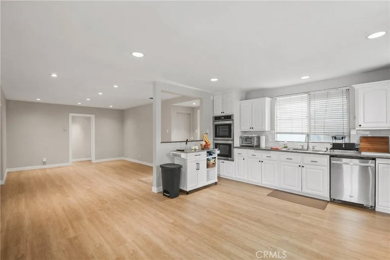 100 W Bort Street