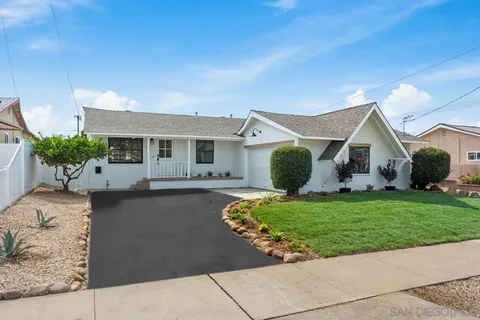 812 Alveda Ave, El Cajon, CA 92019 - #: 250034544