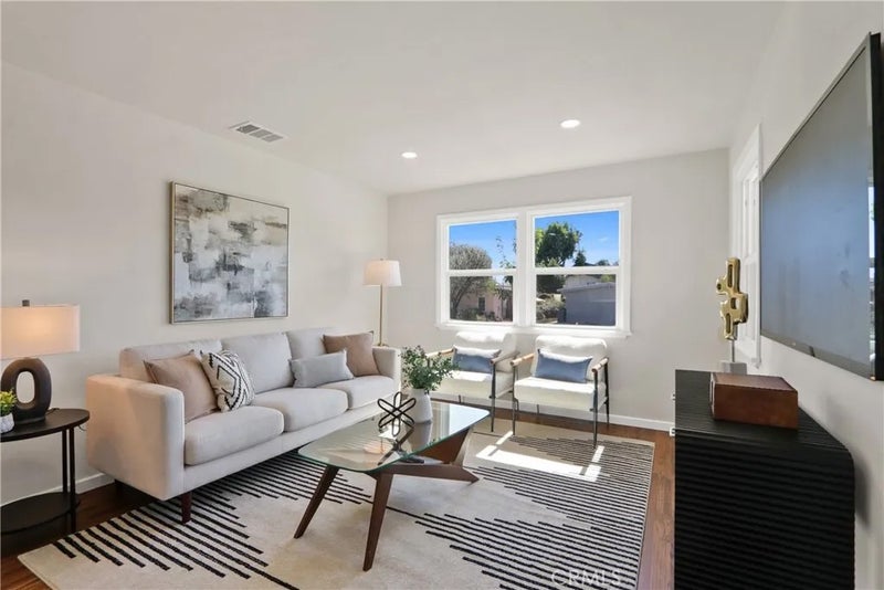 2367 W 230th