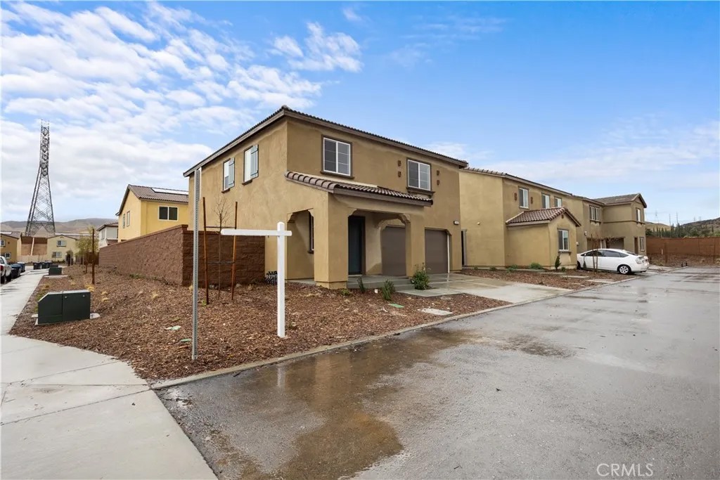 2168 REDWOOD Lane