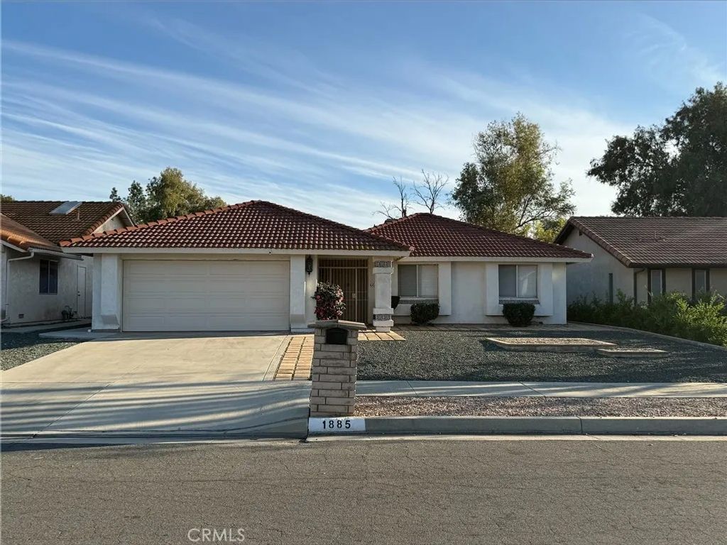 Photo of 1885 Silver Oak Way, Hemet, CA 92545 (MLS # SW26045921)