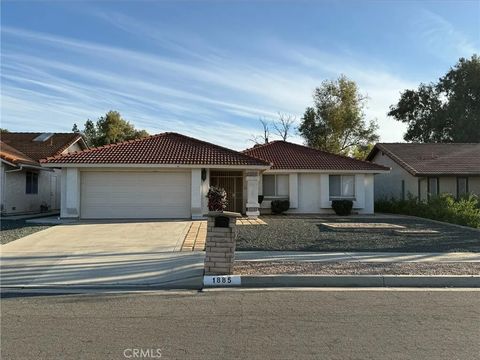 Photo of 1885 Silver Oak Way, Hemet, CA 92545 (MLS # SW26045921)