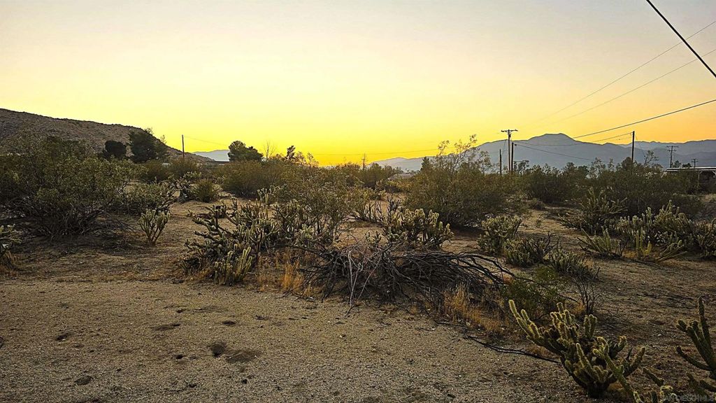 Photo of Last Chance Trl, Julian, CA 92036 (MLS # 250031268)