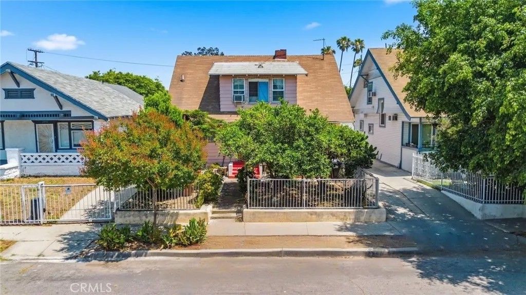 Photo of 2920 Van Buren PL, Los Angeles, CA 90007 (MLS # DW26098581)