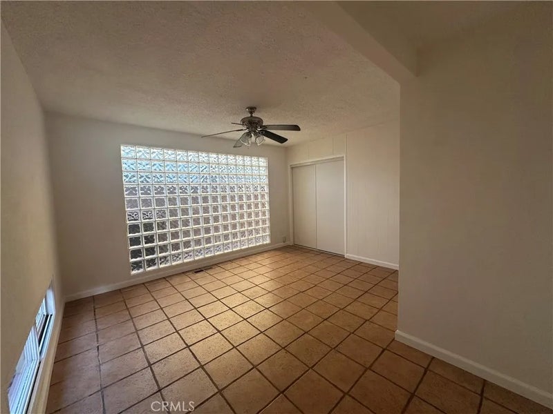 3241 Santa Ana