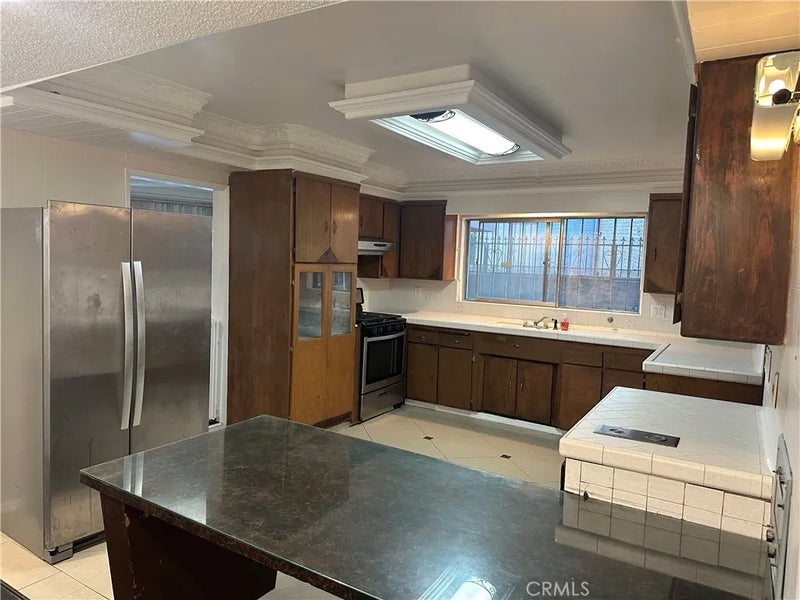 3241 Santa Ana