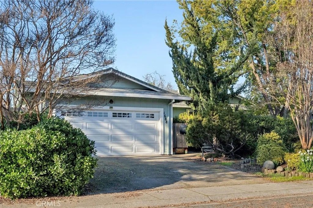 Photo of 1688 Park View, Chico, CA 95926 (MLS # SN26010802)