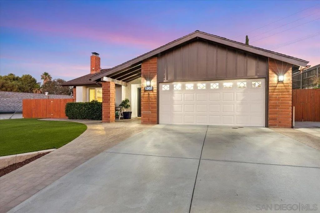 Photo of 12431 Ridgeton Dr, Lakeside, CA 92040 (MLS # 250041405)