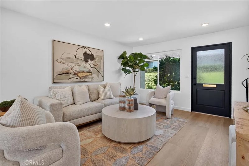 4588 Jamestown
