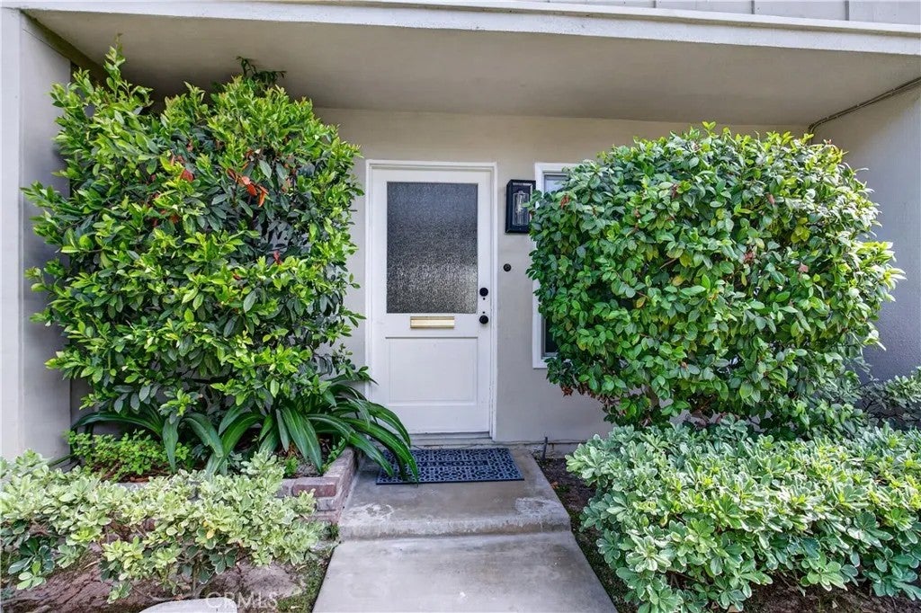 4588 Jamestown
