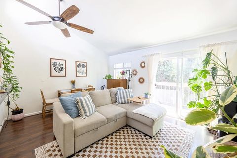 Photo of 4211 Iowa St #6, San Diego, CA 92104 (MLS # 260009872)