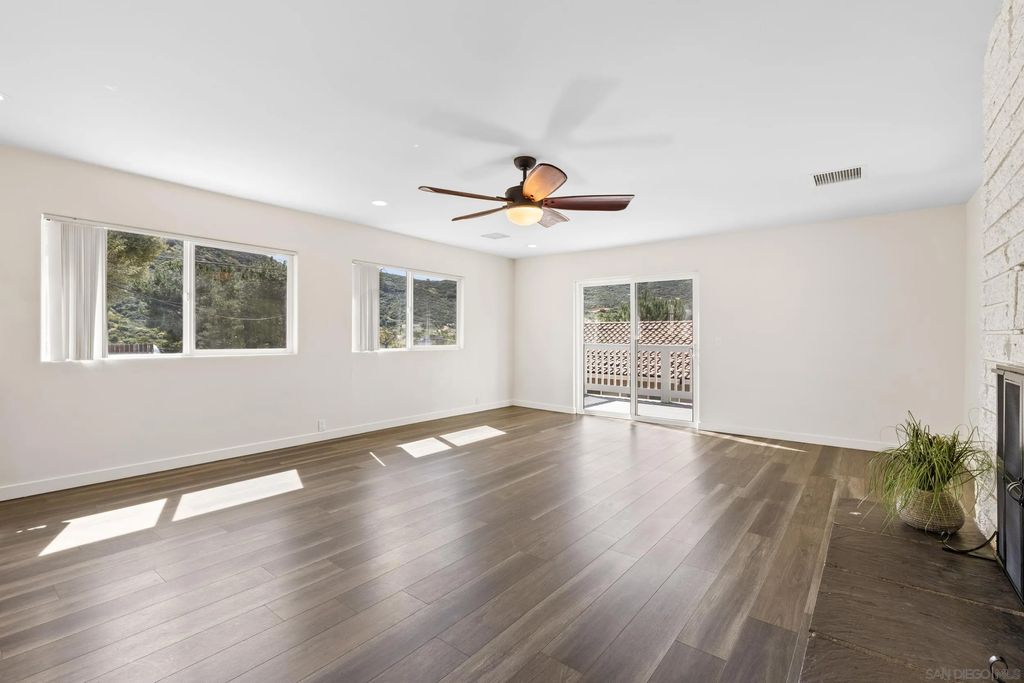 Photo of 619 Snowden Place, El Cajon, CA 92019 (MLS # 260006293)