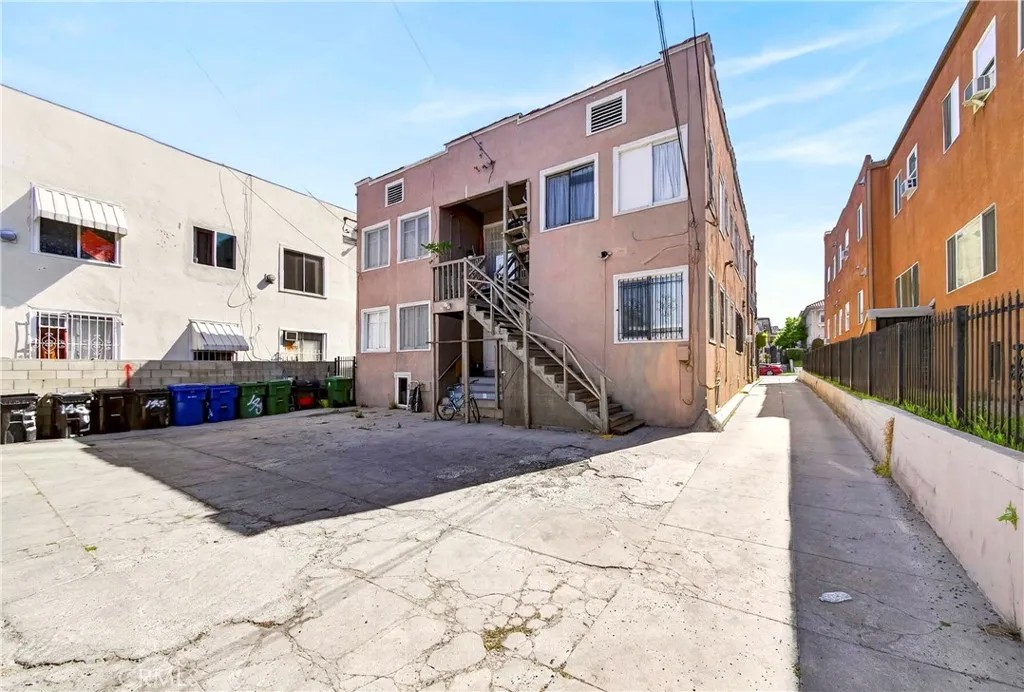 139 S Manhattan
