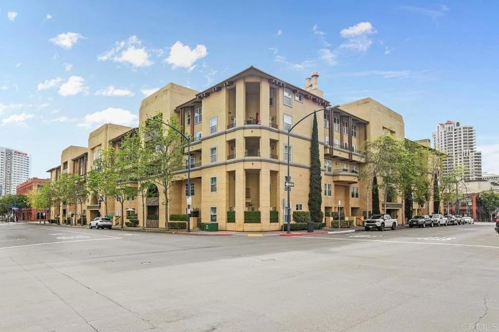 301 W G St 321