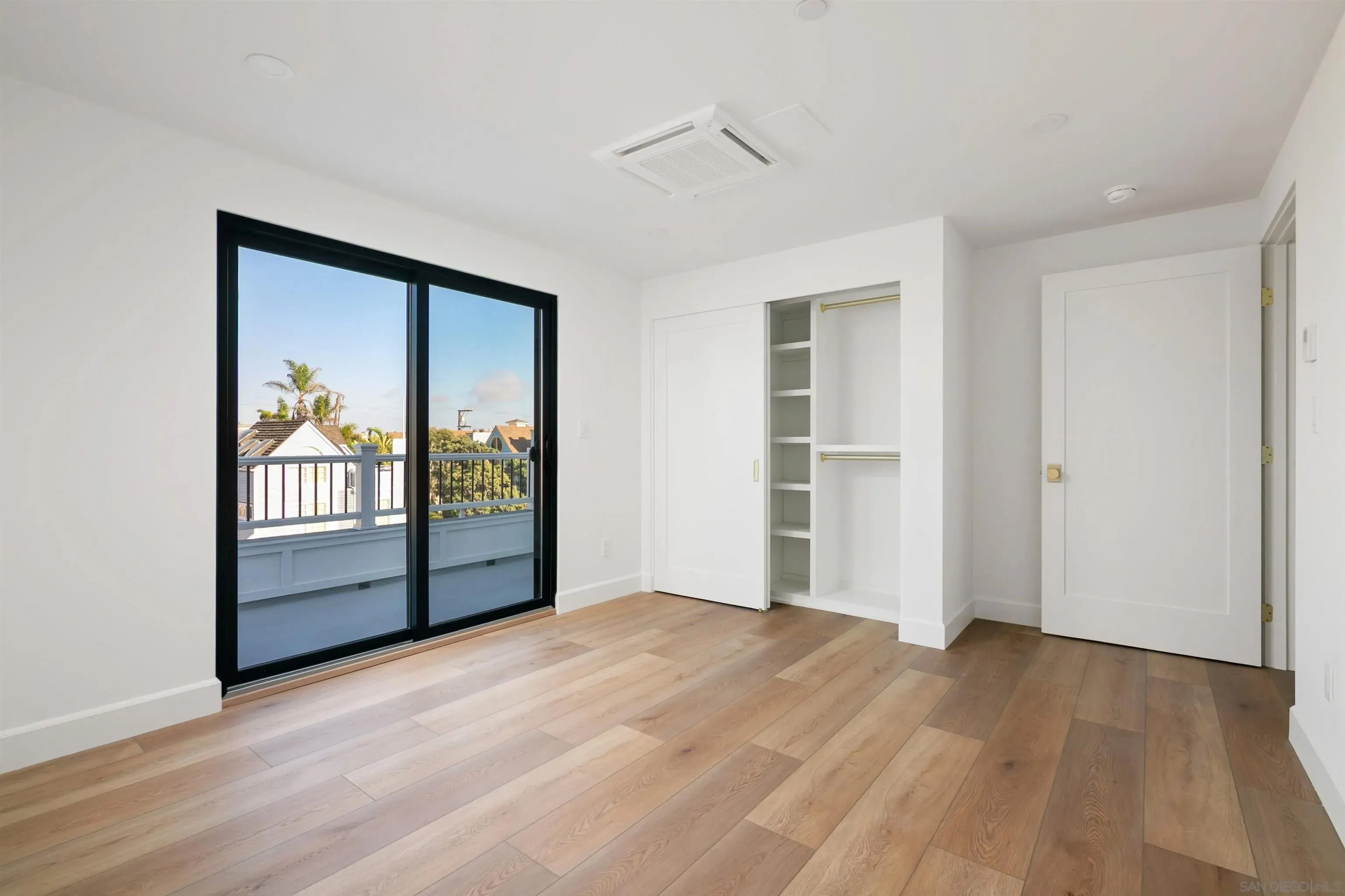 San Diego, California 92109, United States, 3 Bedrooms Bedrooms, ,3 BathroomsBathrooms,Residential,Active,224672