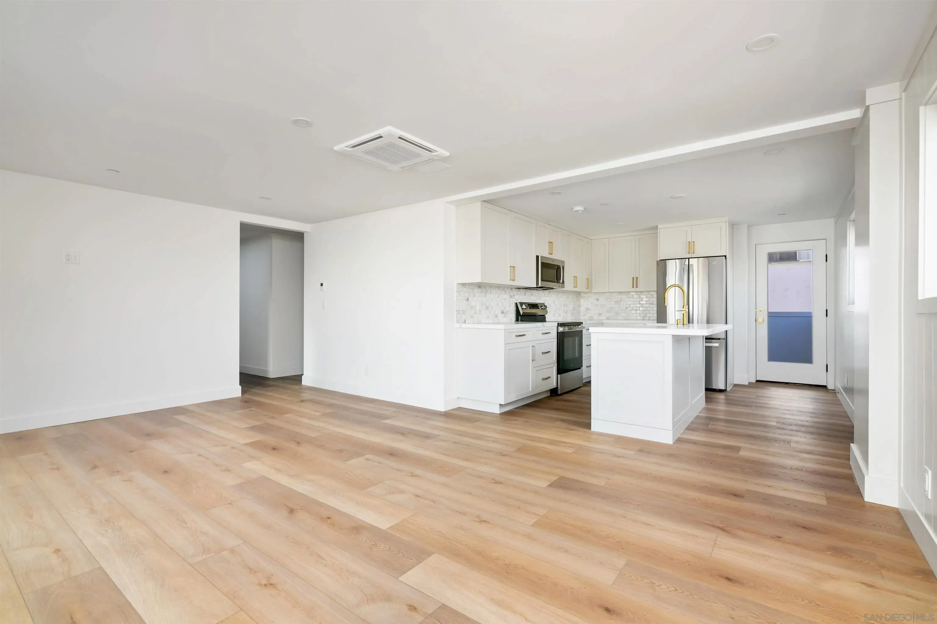 San Diego, California 92109, United States, 3 Bedrooms Bedrooms, ,3 BathroomsBathrooms,Residential,Active,224672