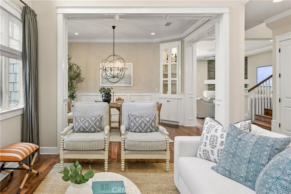 3307 N Poinsettia