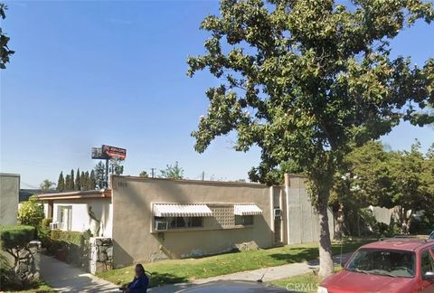 Photo of 1915 E Wilson Ave, Orange, CA 92867 (MLS # PW25261023)