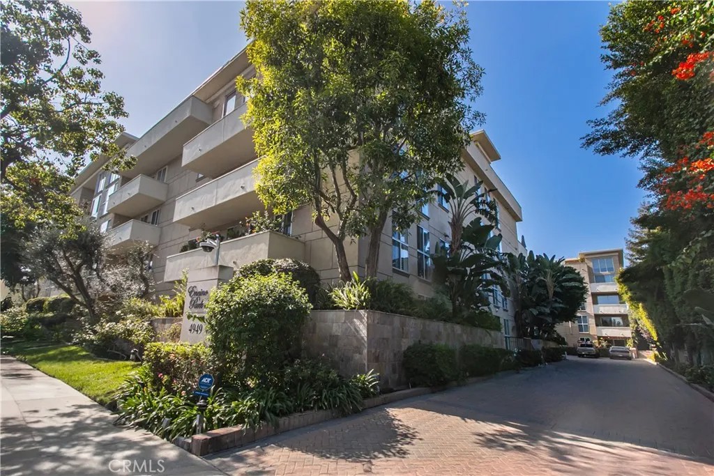 4949 Genesta Avenue 308