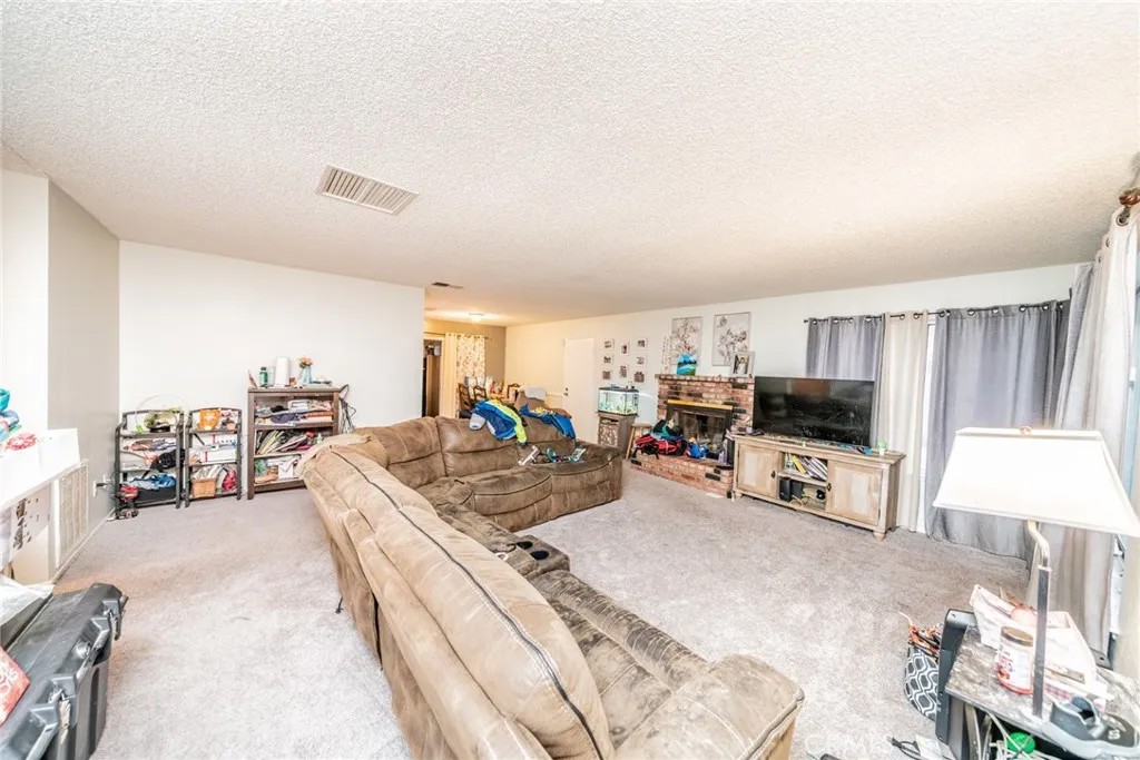 17307 Longmeadow