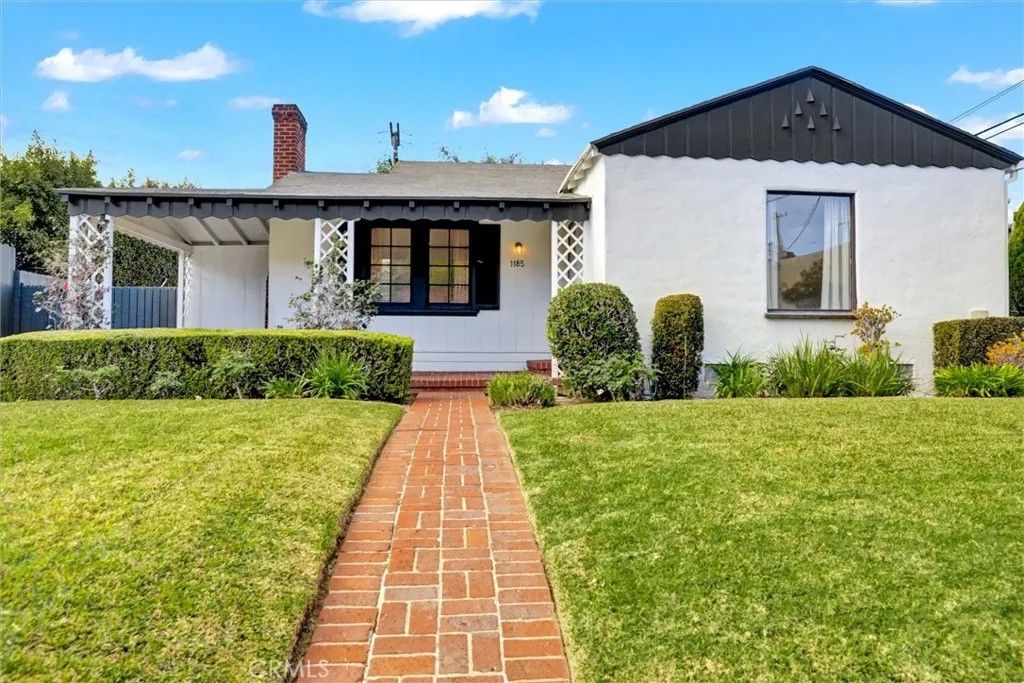 Photo of 1185 Hauser Boulevard, Los Angeles, CA 90019 (MLS # SR26007784)