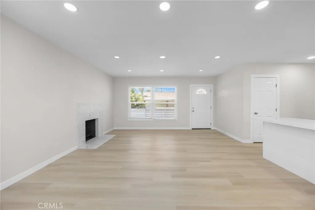 15511 Avery