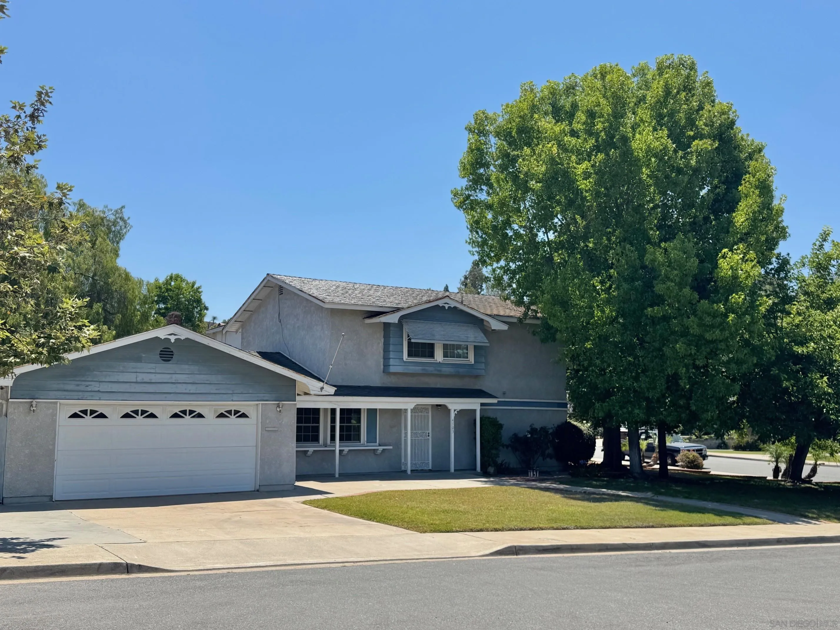 4703 Helix Glen Dr