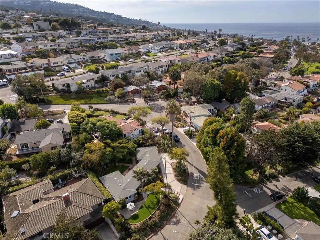 Photo of 301 Via Linda Vista, Redondo Beach, CA 90277 (MLS # SB26008048)