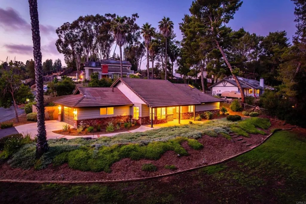 102 Stephanie Ln