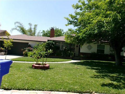 Photo of 3720 Camellia DR, San Bernardino, CA 92404 (MLS # IV26108408)