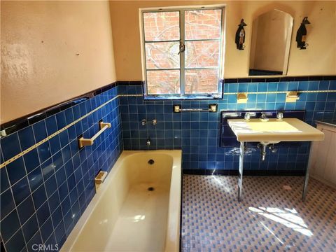 Tiny photo for 3221 Redwood Dr, Riverside, CA 92501 (MLS # IV25241550)
