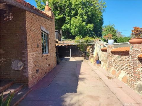 Tiny photo for 3221 Redwood Dr, Riverside, CA 92501 (MLS # IV25241550)