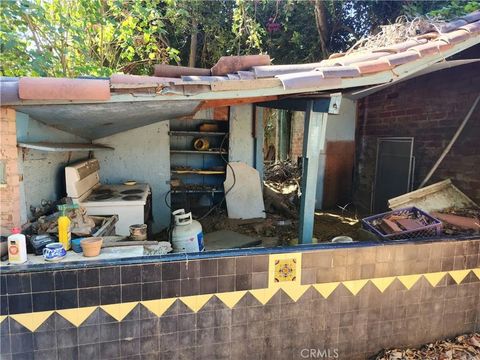 Tiny photo for 3221 Redwood Dr, Riverside, CA 92501 (MLS # IV25241550)