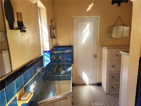 Tiny photo for 3221 Redwood Dr, Riverside, CA 92501 (MLS # IV25241550)