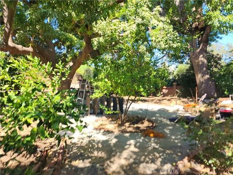 Tiny photo for 3221 Redwood Dr, Riverside, CA 92501 (MLS # IV25241550)