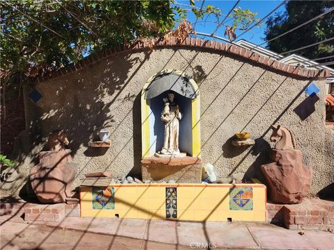 Tiny photo for 3221 Redwood Dr, Riverside, CA 92501 (MLS # IV25241550)