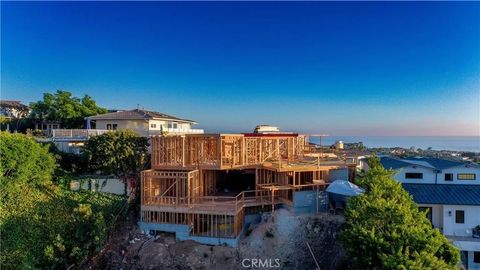 Tiny photo for 408 Mendoza Ter, Corona Del Mar, CA 92625 (MLS # OC25251493)