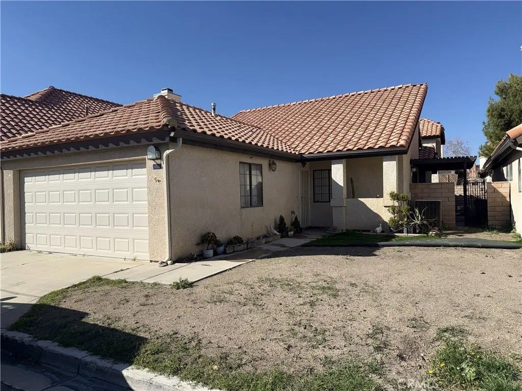 Photo of 19248 Palm Way, Apple Valley, CA 92308 (MLS # HD26058243)