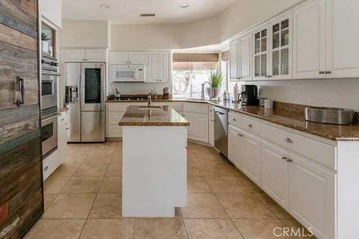 Photo of 44451 Kings Canyon Lane, Palm Desert, CA 92260 (MLS # OC22173569)