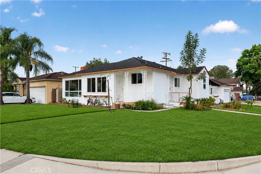 1199 N Citrus Avenue