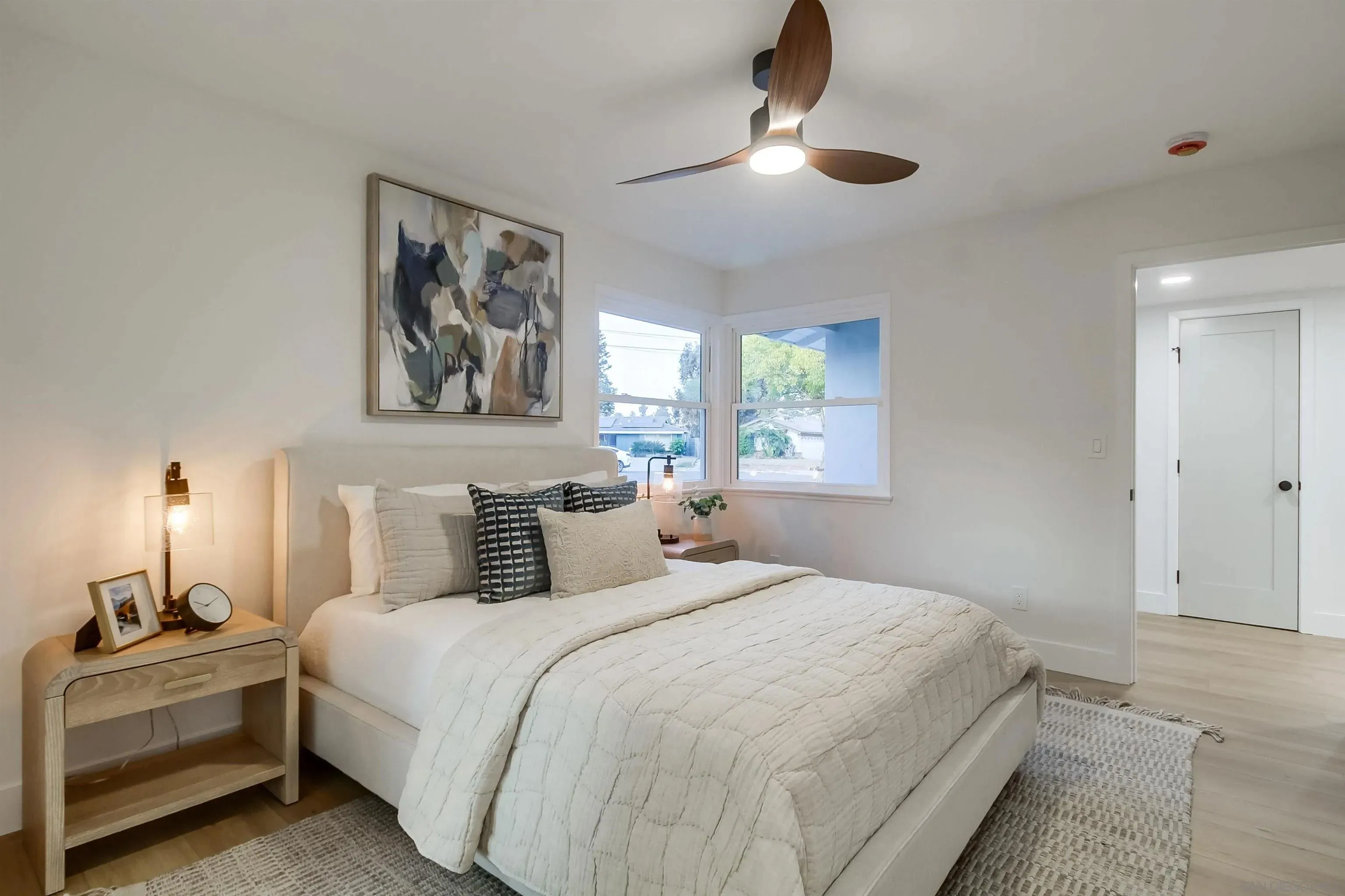 San Diego, California 92111, United States, 3 Bedrooms Bedrooms, ,2 BathroomsBathrooms,Residential,Active,197328