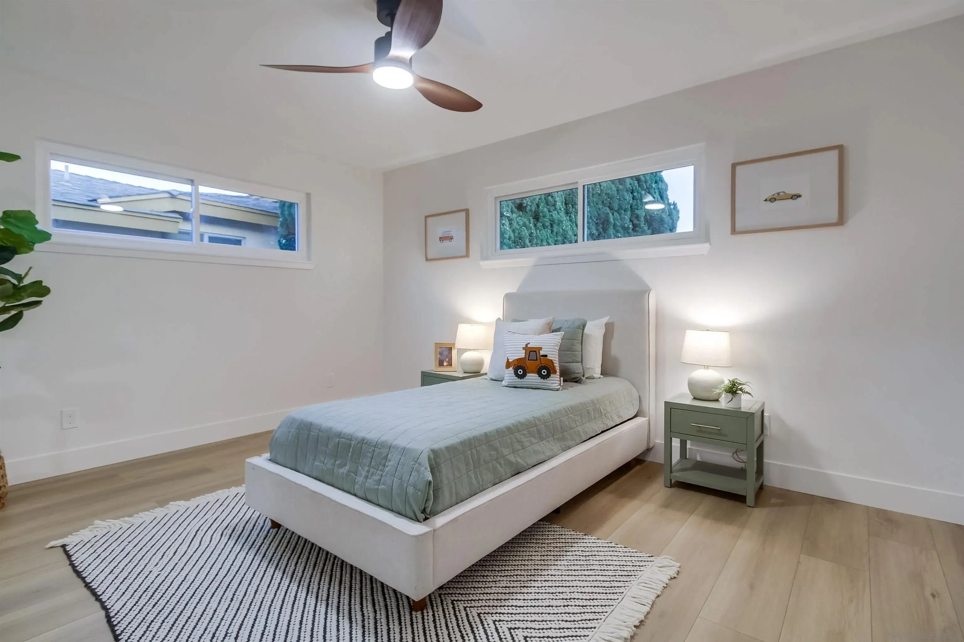 San Diego, California 92111, United States, 3 Bedrooms Bedrooms, ,2 BathroomsBathrooms,Residential,Active,197328