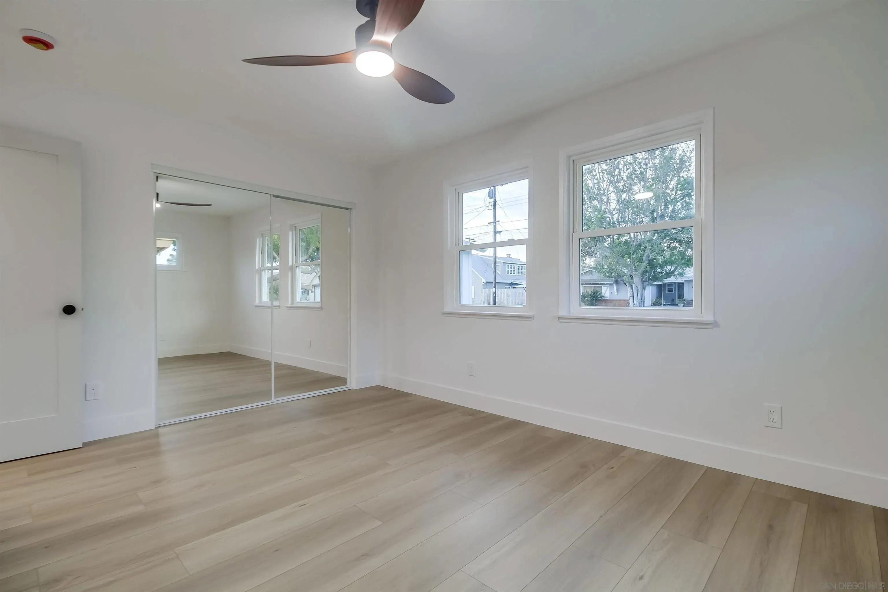 San Diego, California 92111, United States, 3 Bedrooms Bedrooms, ,2 BathroomsBathrooms,Residential,Active,197328