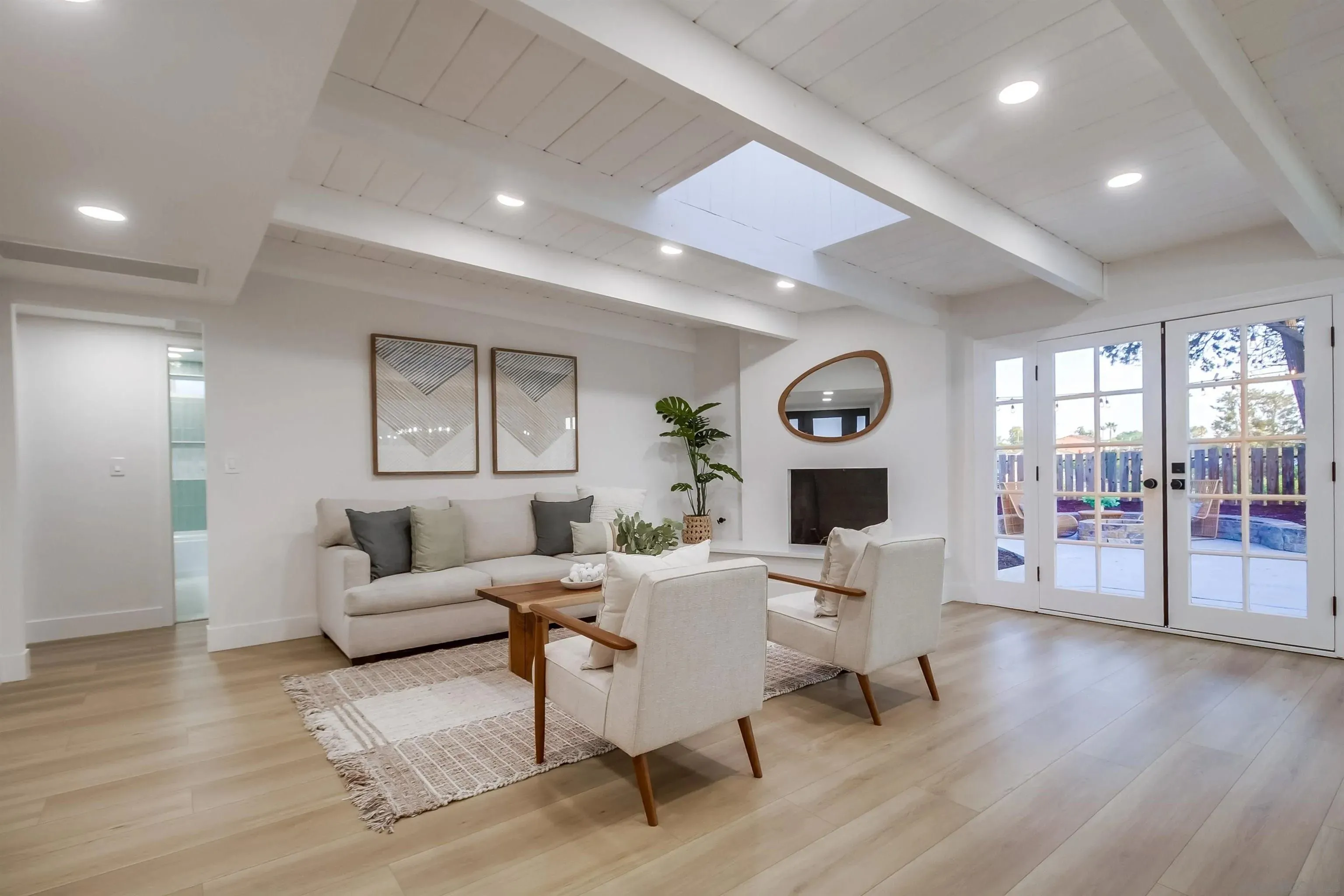 San Diego, California 92111, United States, 3 Bedrooms Bedrooms, ,2 BathroomsBathrooms,Residential,Active,197328