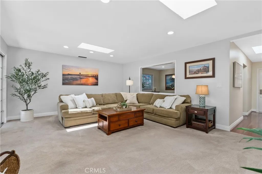 4589 Hazelnut Avenue